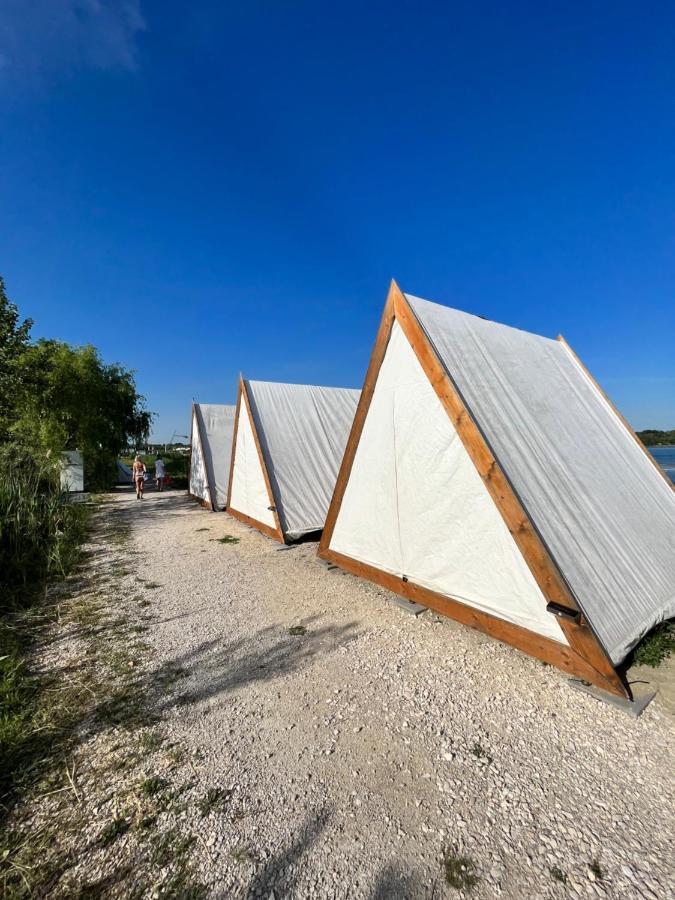 Lupa Tent Budakalász Exteriör bild