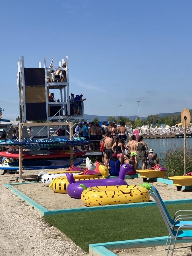 Lupa Tent Budakalász Exteriör bild